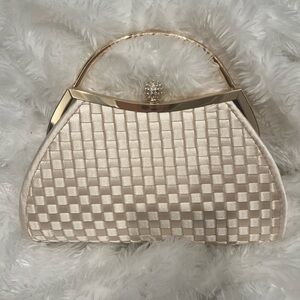 GORGEOUS SATIN WOVEN HAND BAG